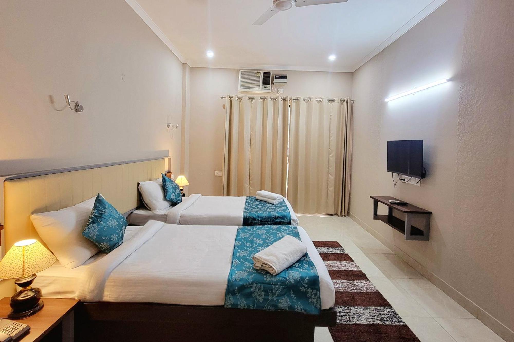 Vamsor Heights 1047 Hotel Gurgaon Exterior foto