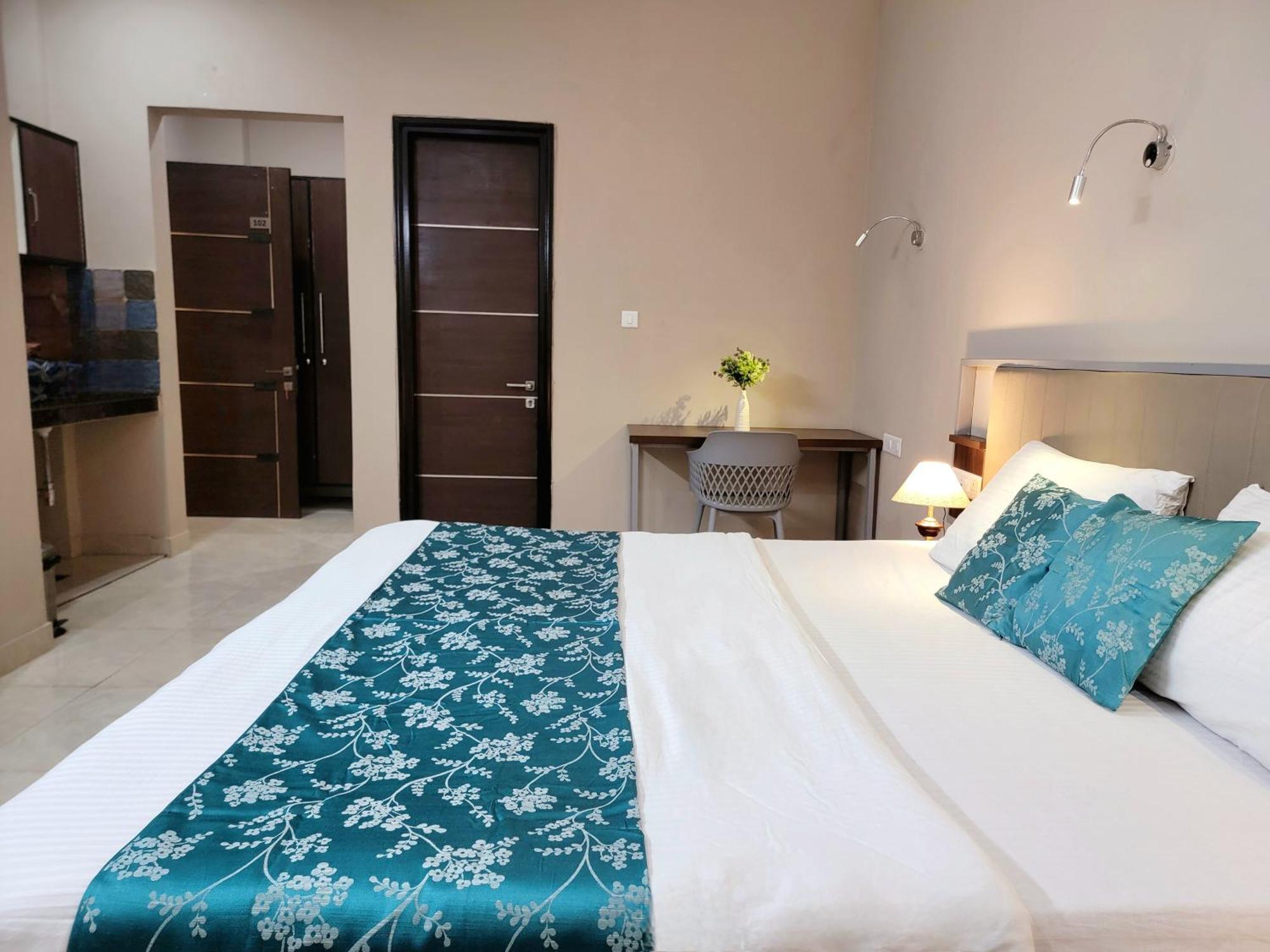 Vamsor Heights 1047 Hotel Gurgaon Exterior foto