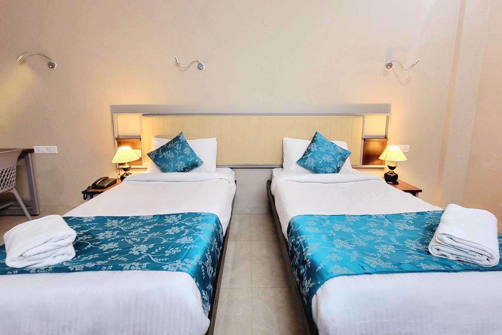 Vamsor Heights 1047 Hotel Gurgaon Exterior foto