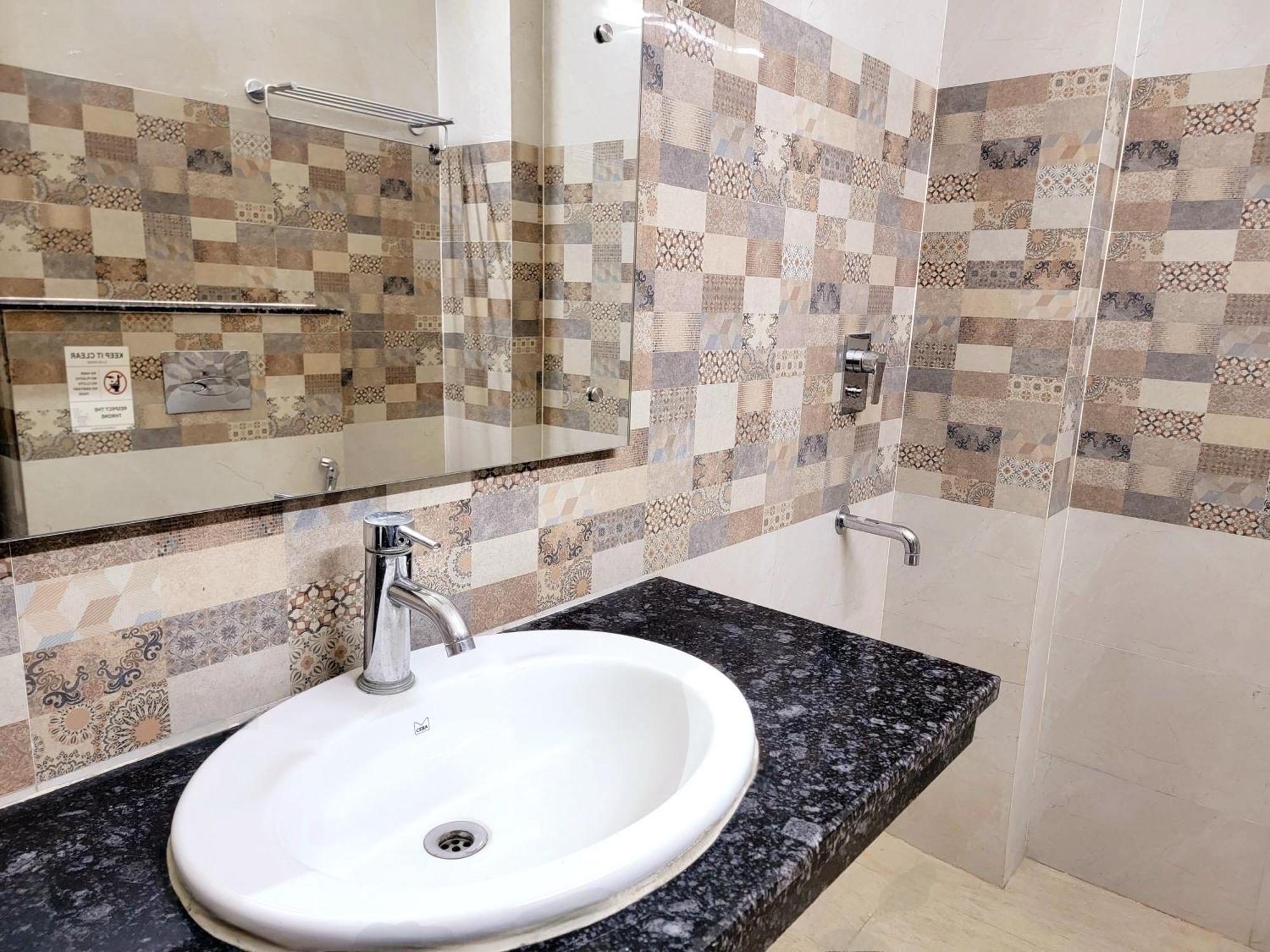 Vamsor Heights 1047 Hotel Gurgaon Exterior foto